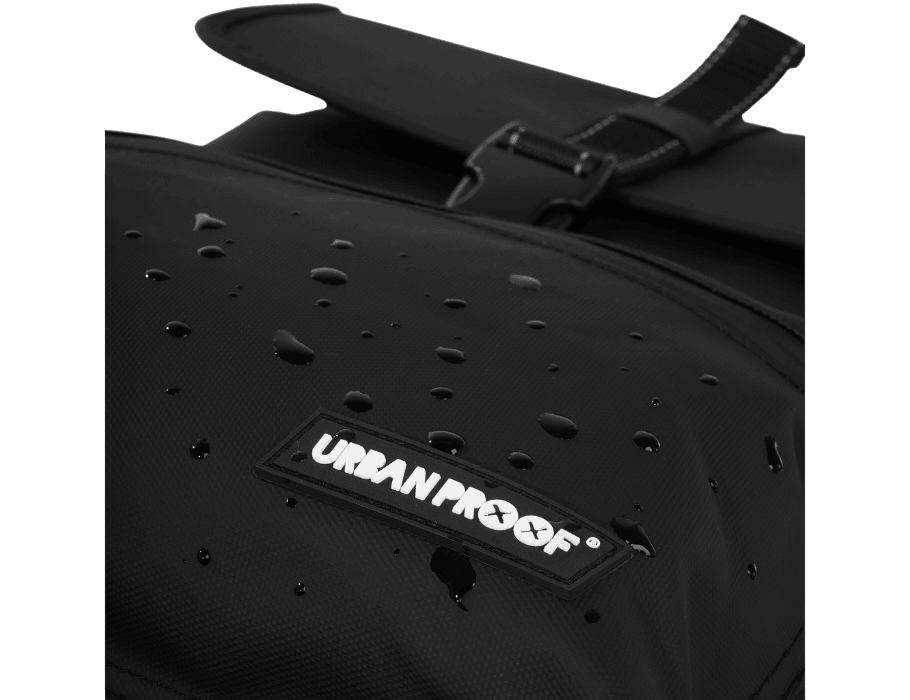 URBAN PROOF: Cargo-Backpack Black 20L